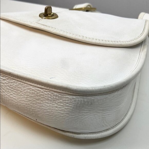 RARE Coach 80s Original NYC Crescent Saddle White Leather Turn Lock Crossbody - Picture 7 of 16